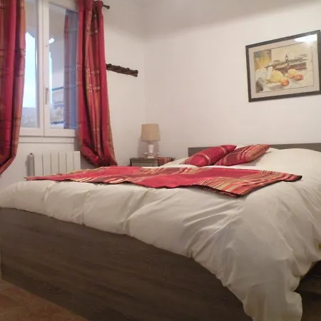 Un Petit Coin De Paradis Holiday home Mazan