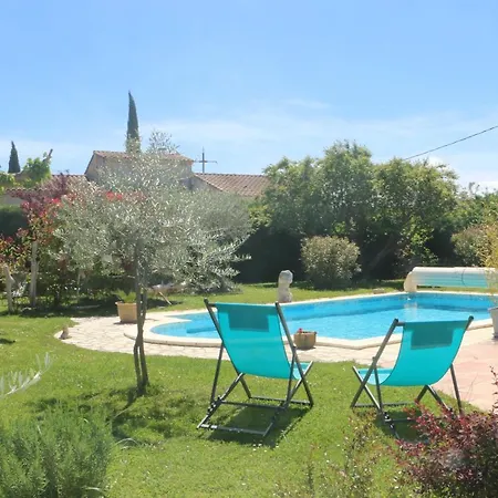Holiday home Un Petit Coin De Paradis